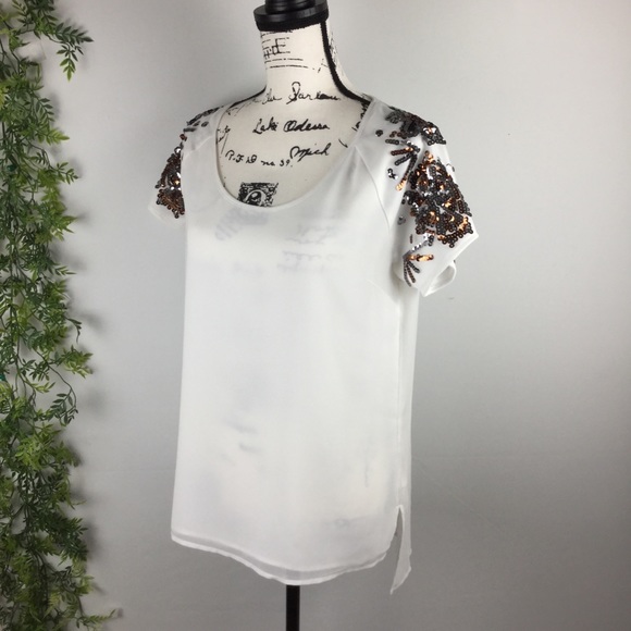 Women’s Top - Picture 2 of 5